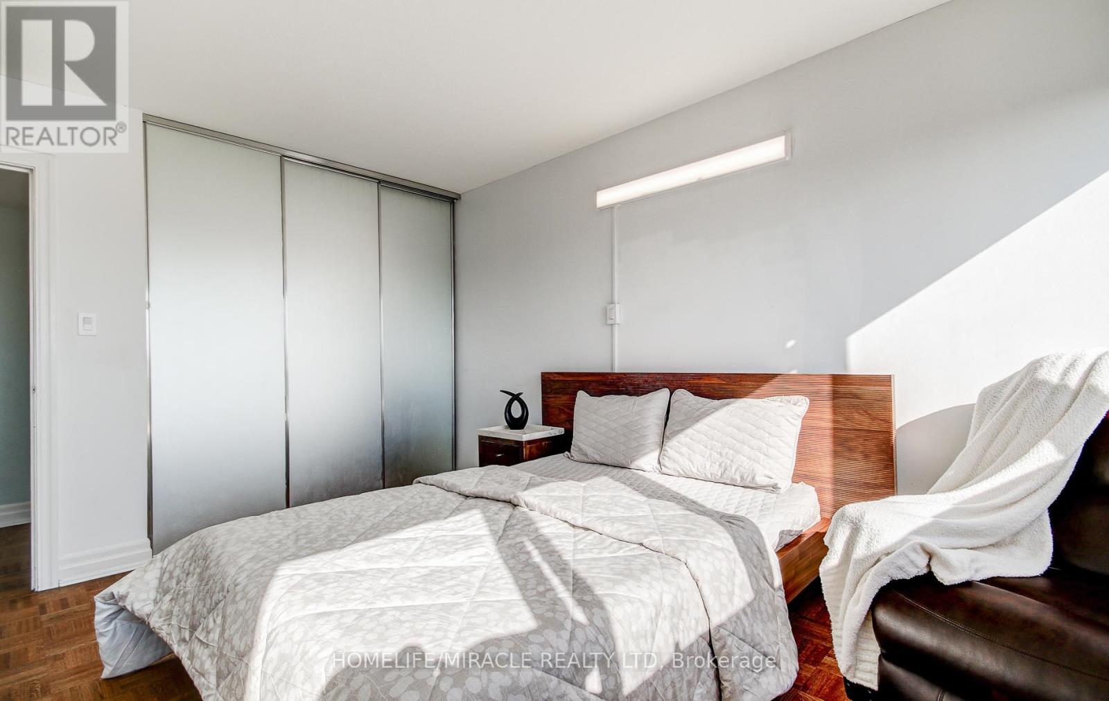 #504 1333 BLOOR STREET - 17