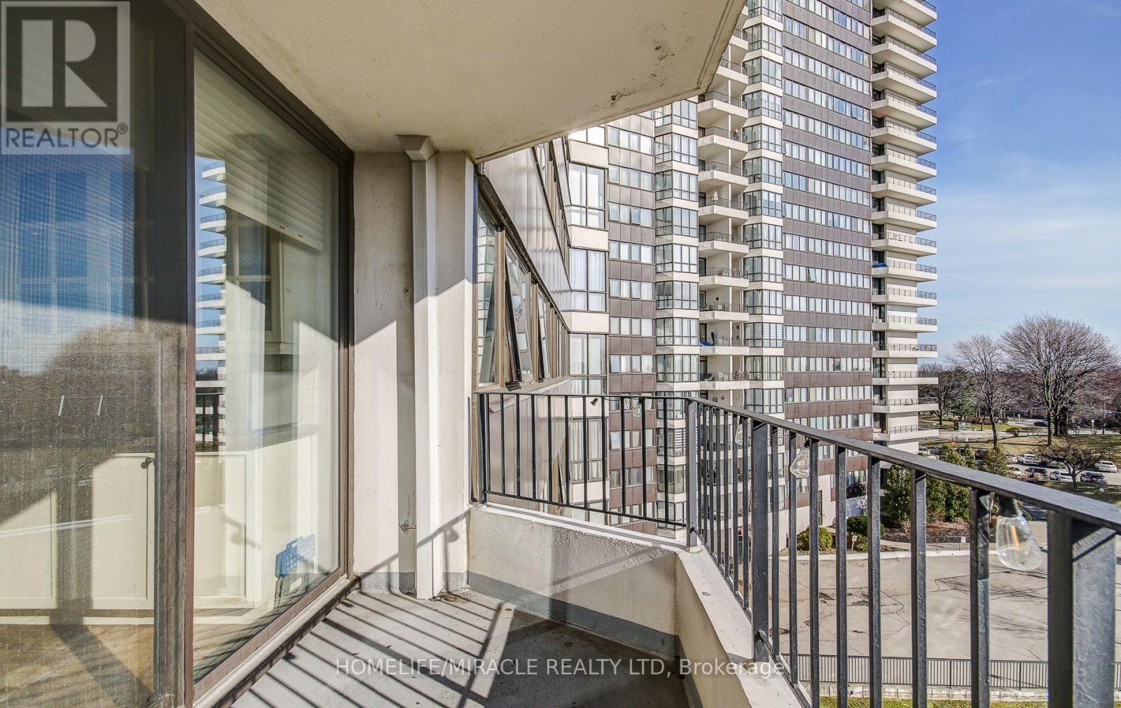 #504 1333 BLOOR STREET - 37