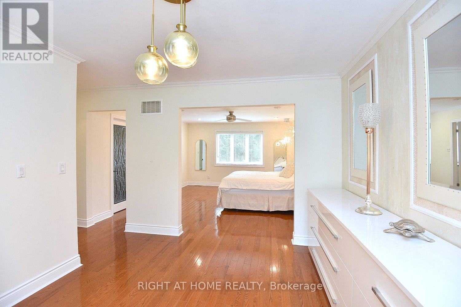 4299 LAKESHORE ROAD - 20