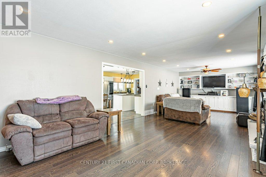 195989 19TH LINE Property Photo