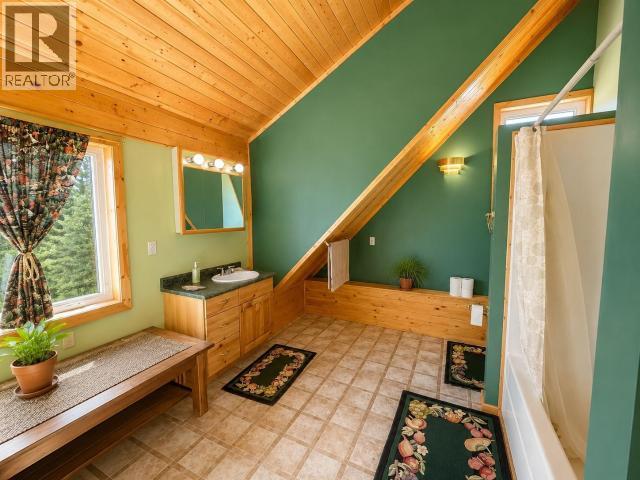 109457 ALASKA HIGHWAY - 7