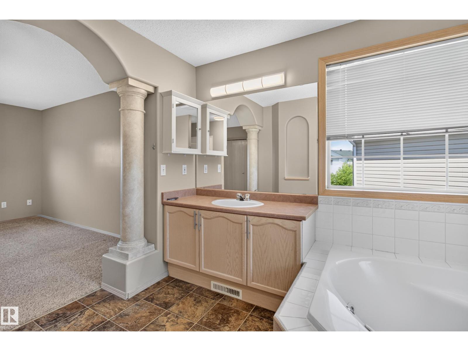 13406 32A ST NW - 24