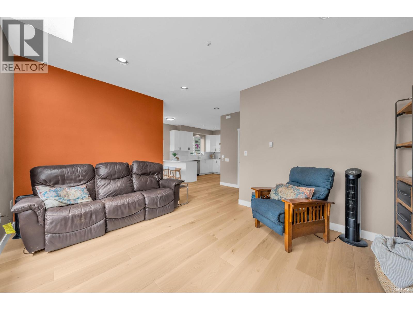 2030 E 2ND AVENUE, Vancouver