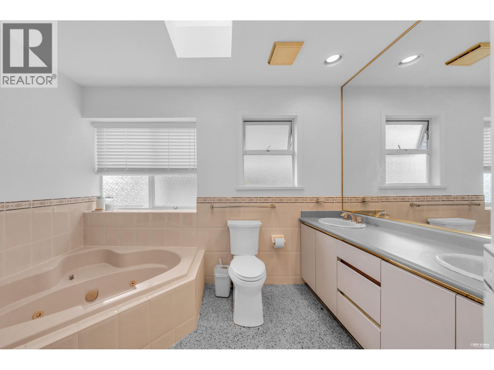 2030 E 2ND AVENUE, Vancouver