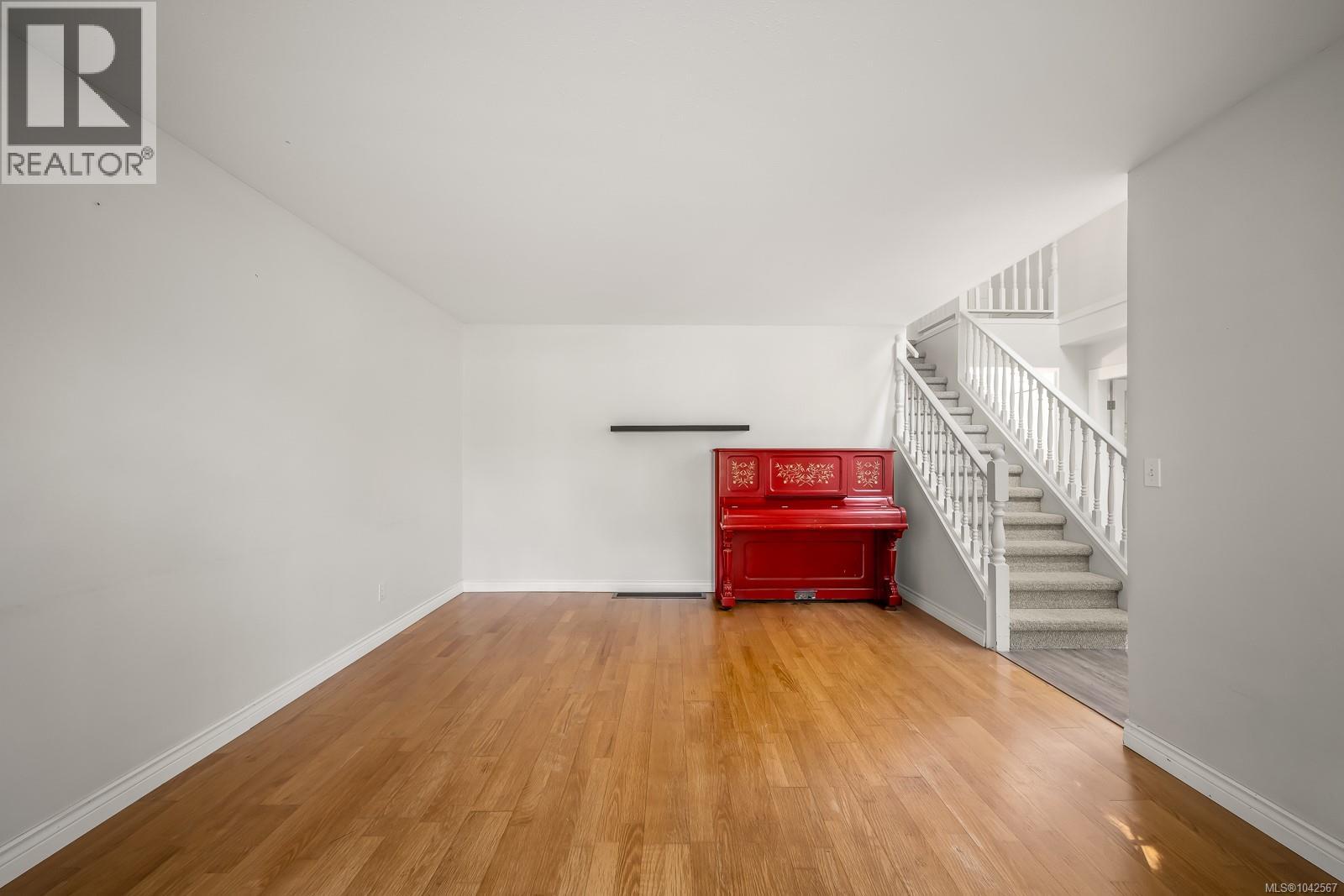 6104 Ledingham Rd - 19