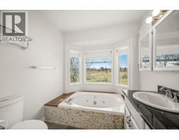 6104 Ledingham Rd, Courtenay, BC V9J1M9 Photo 32