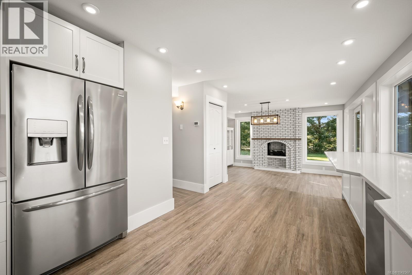 6104 Ledingham Rd - 9
