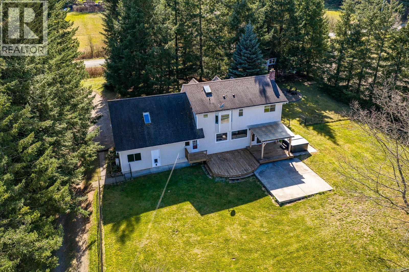 6104 Ledingham Rd - 2