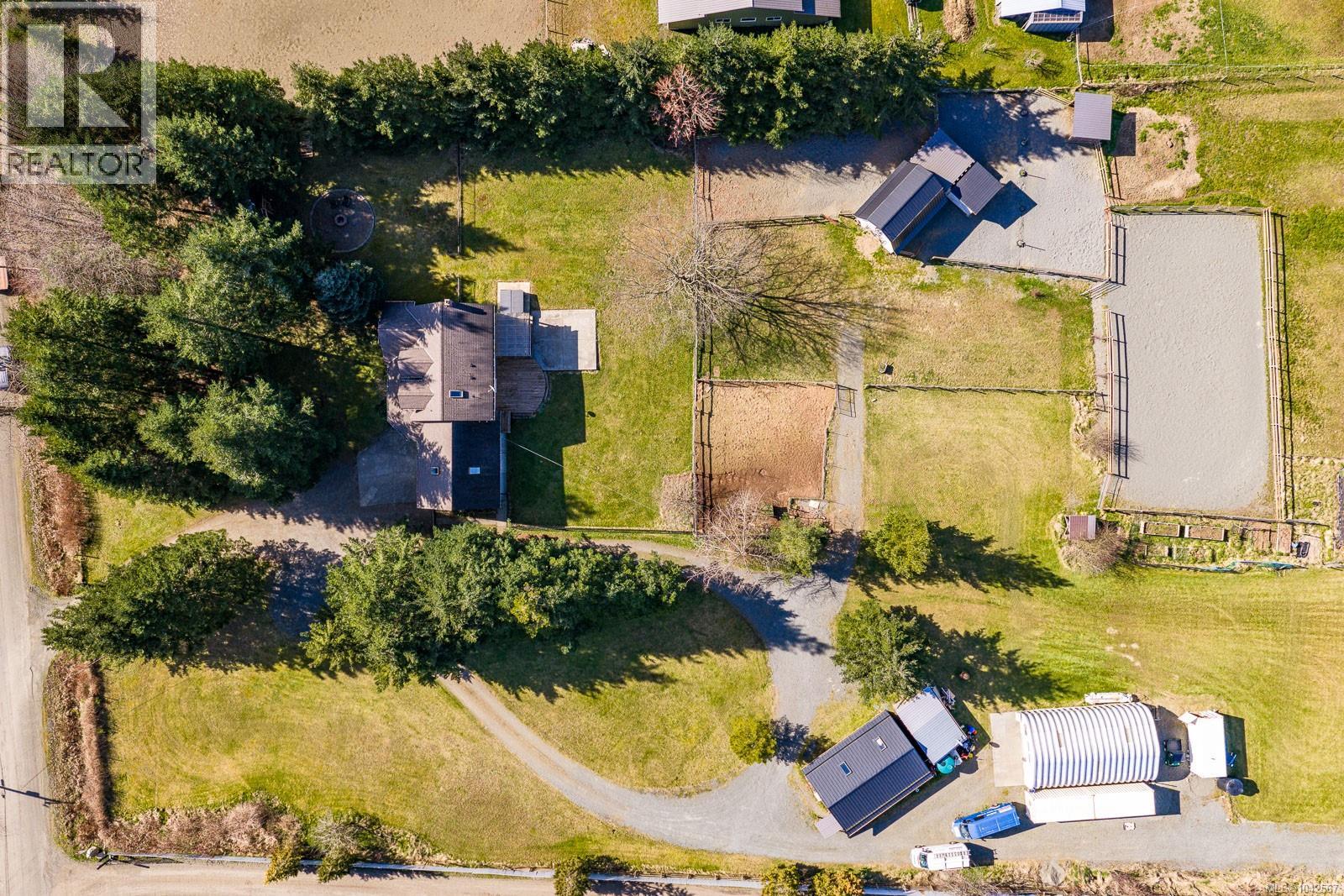 6104 Ledingham Rd - 1