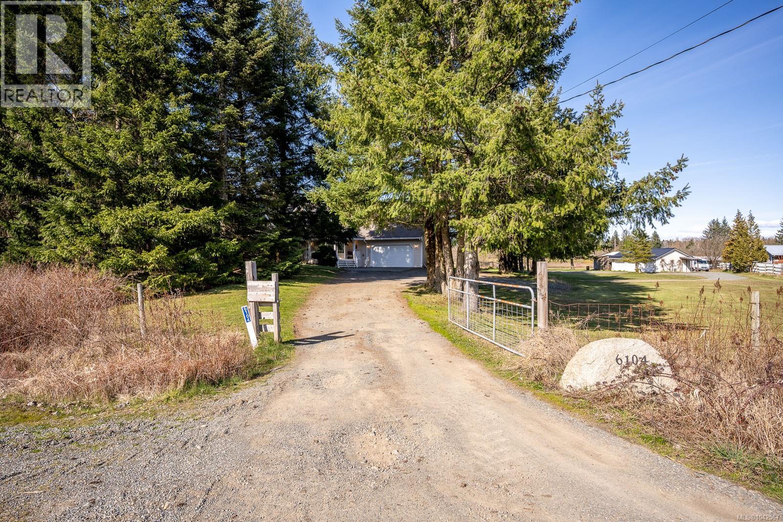 6104 Ledingham Rd - 67