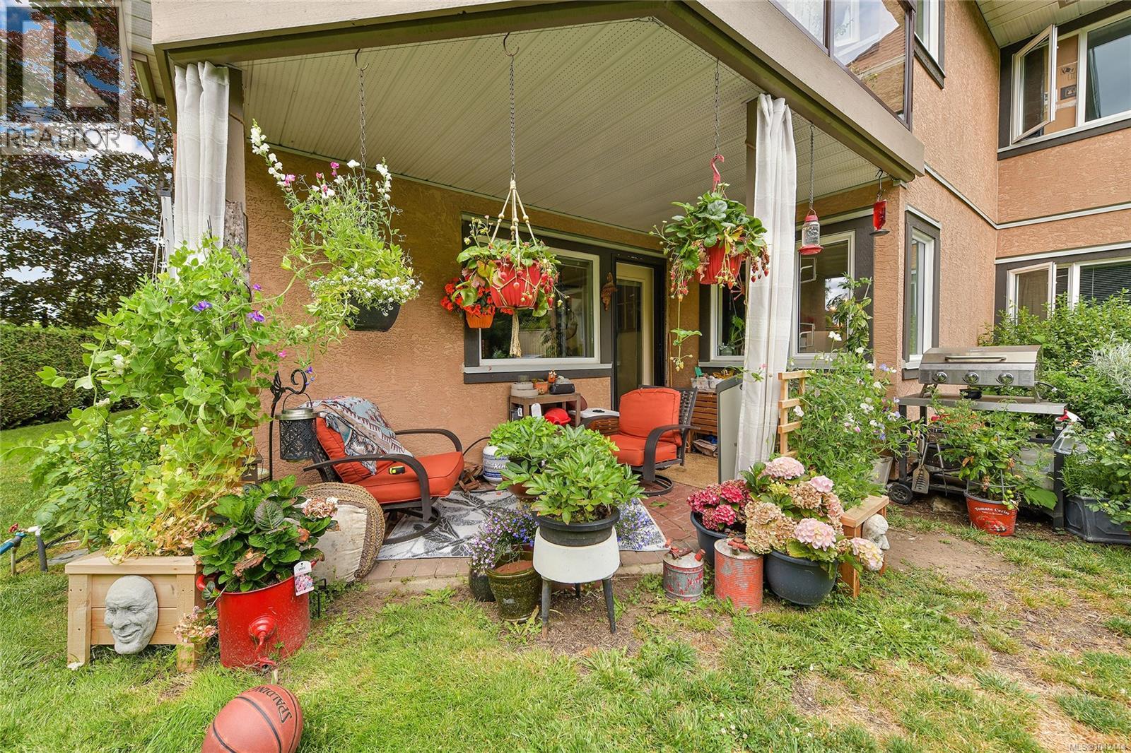 #21 7070 West Saanich Rd - 12