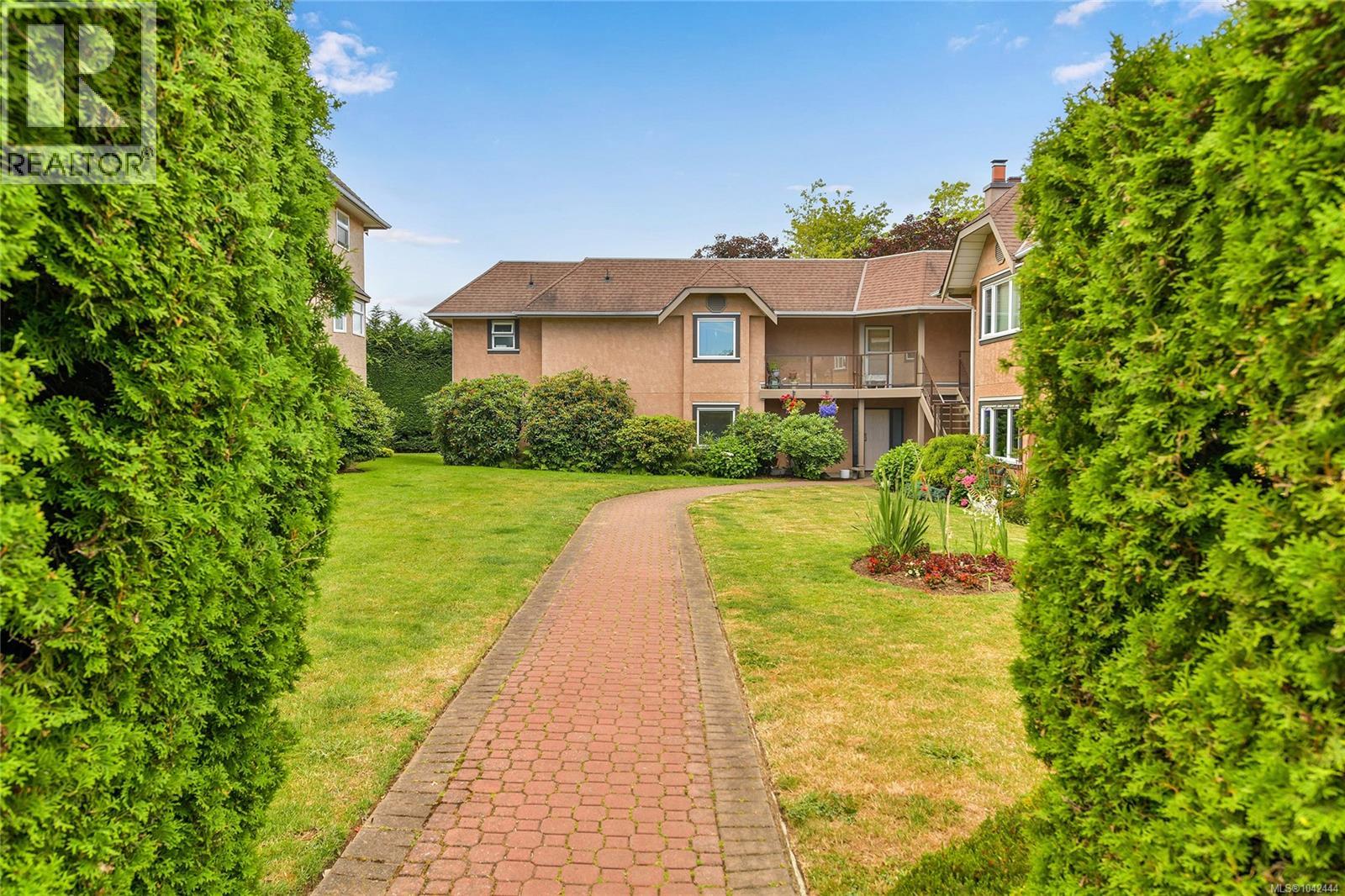 #21 7070 West Saanich Rd - 13