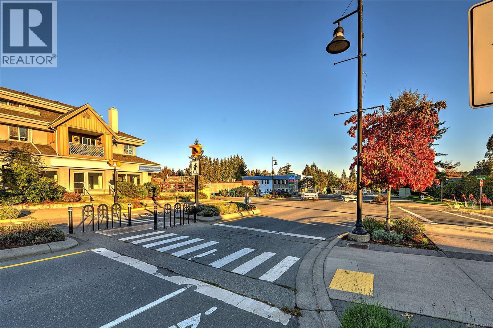 #21 7070 West Saanich Rd - 15