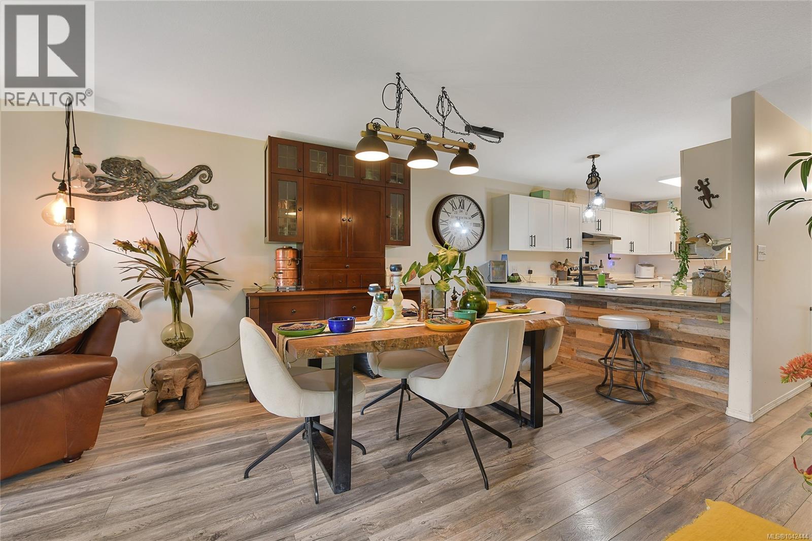 #21 7070 West Saanich Rd - 4