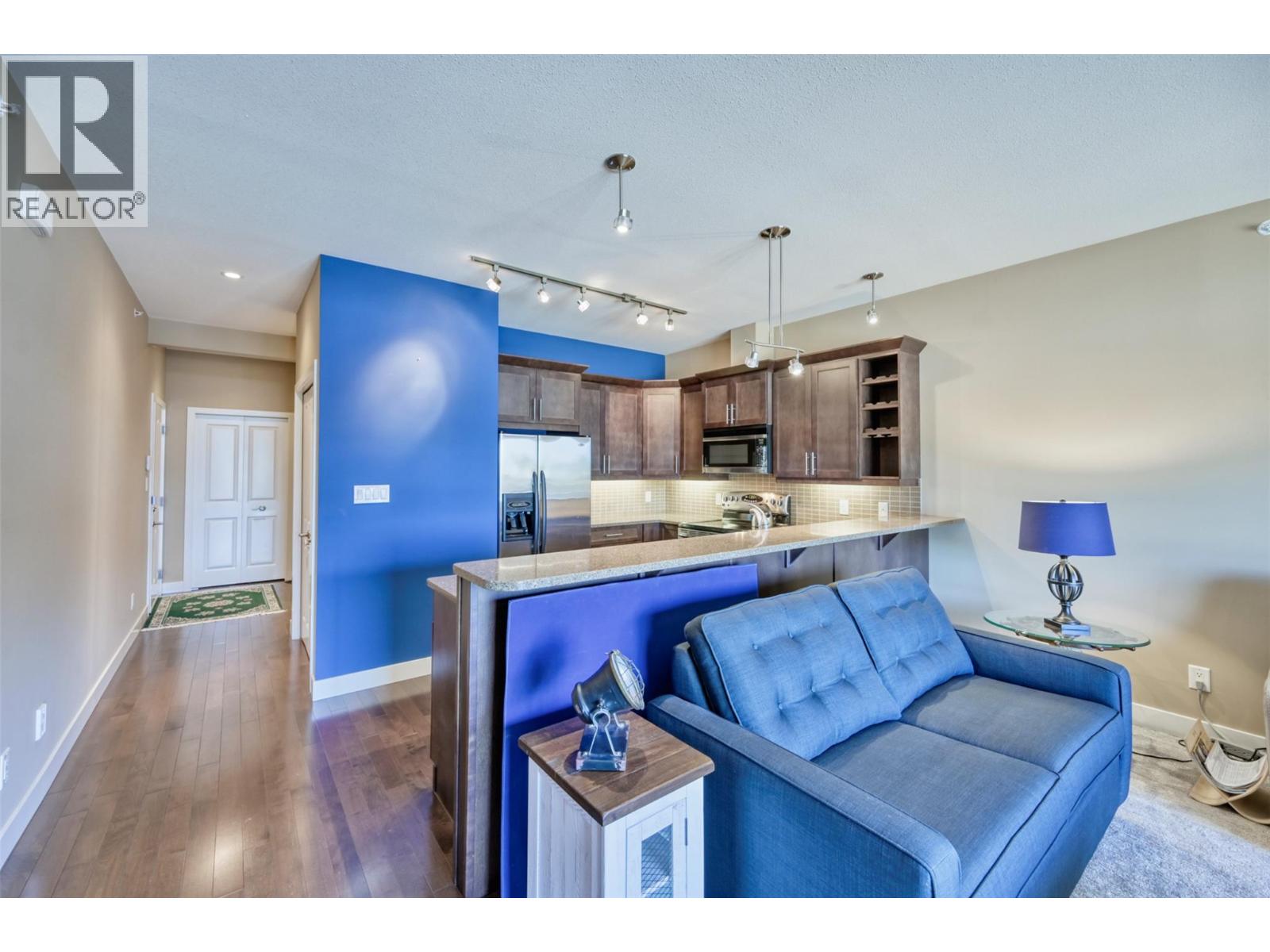 #10 5803 LAKESHORE Drive - 3