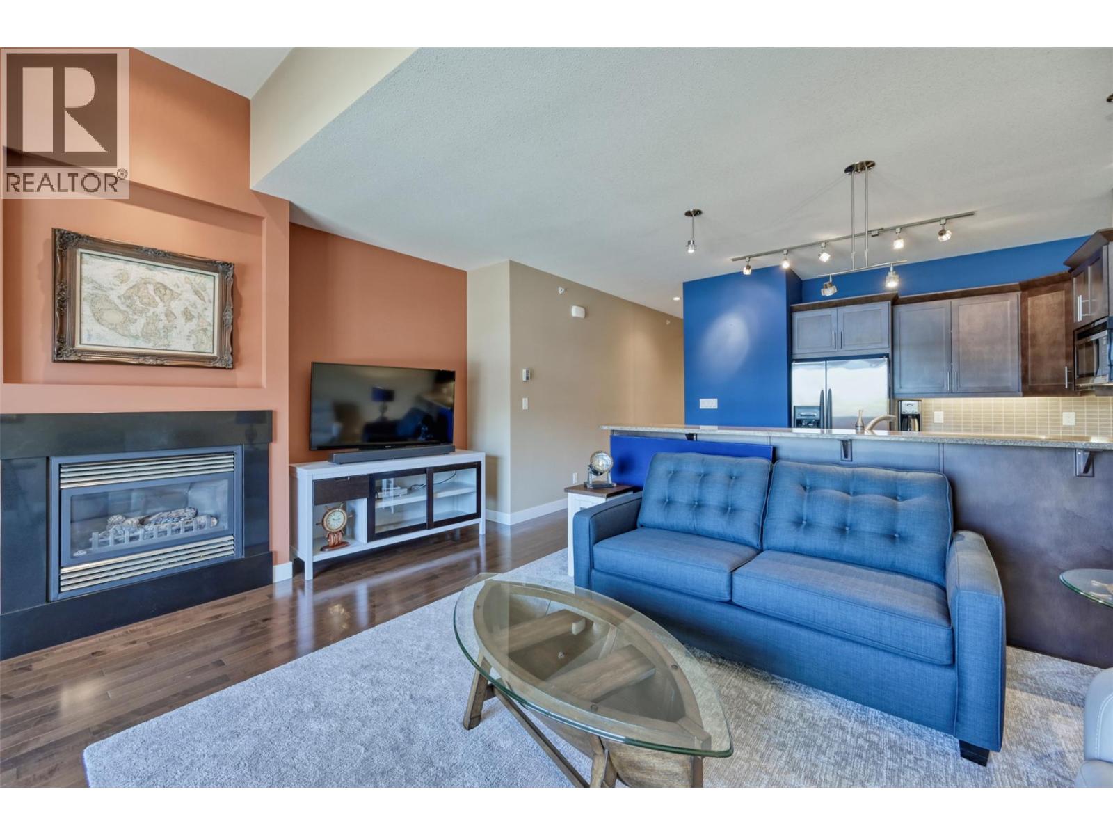 #10 5803 LAKESHORE Drive - 6