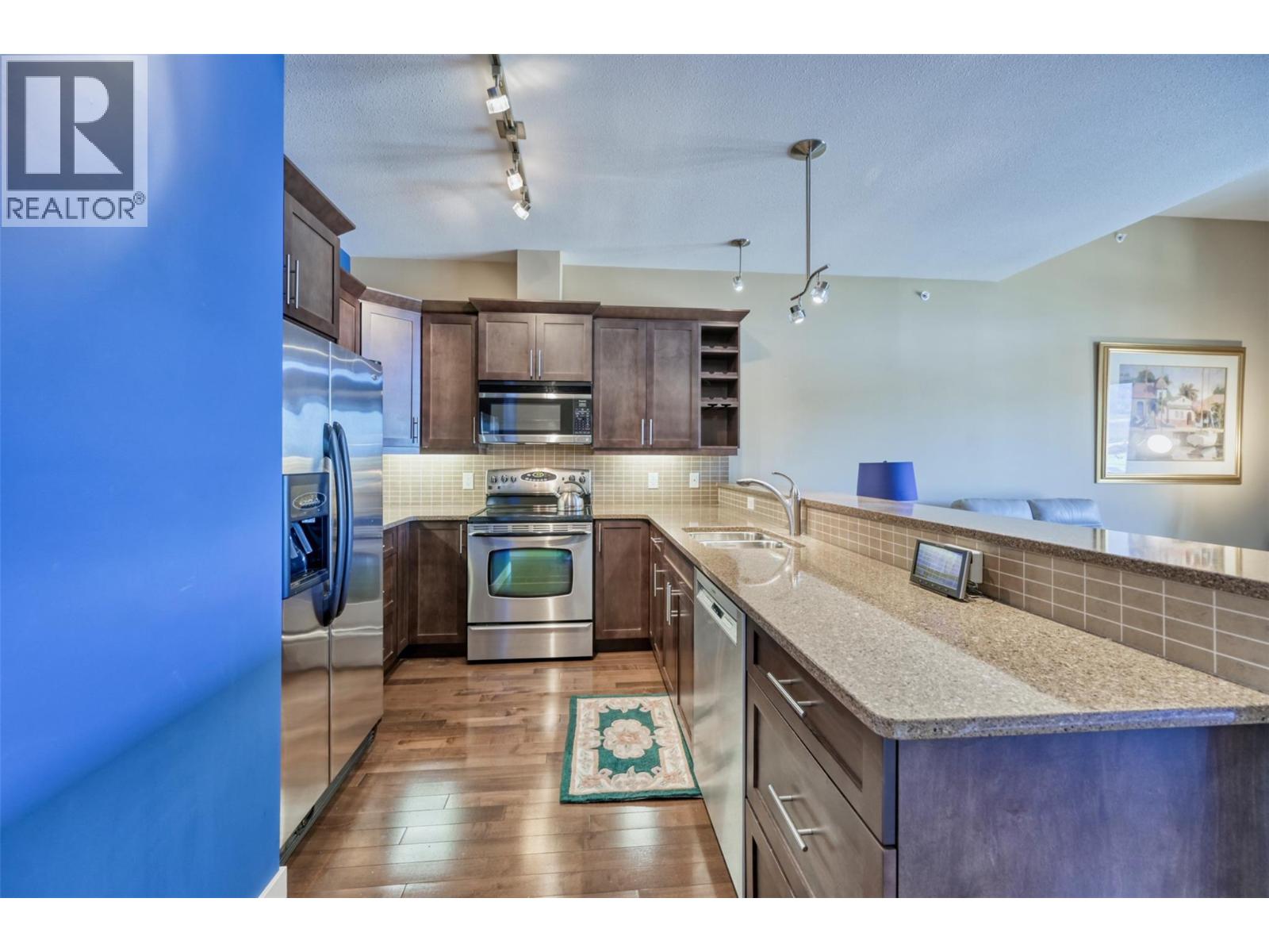 #10 5803 LAKESHORE Drive - 2