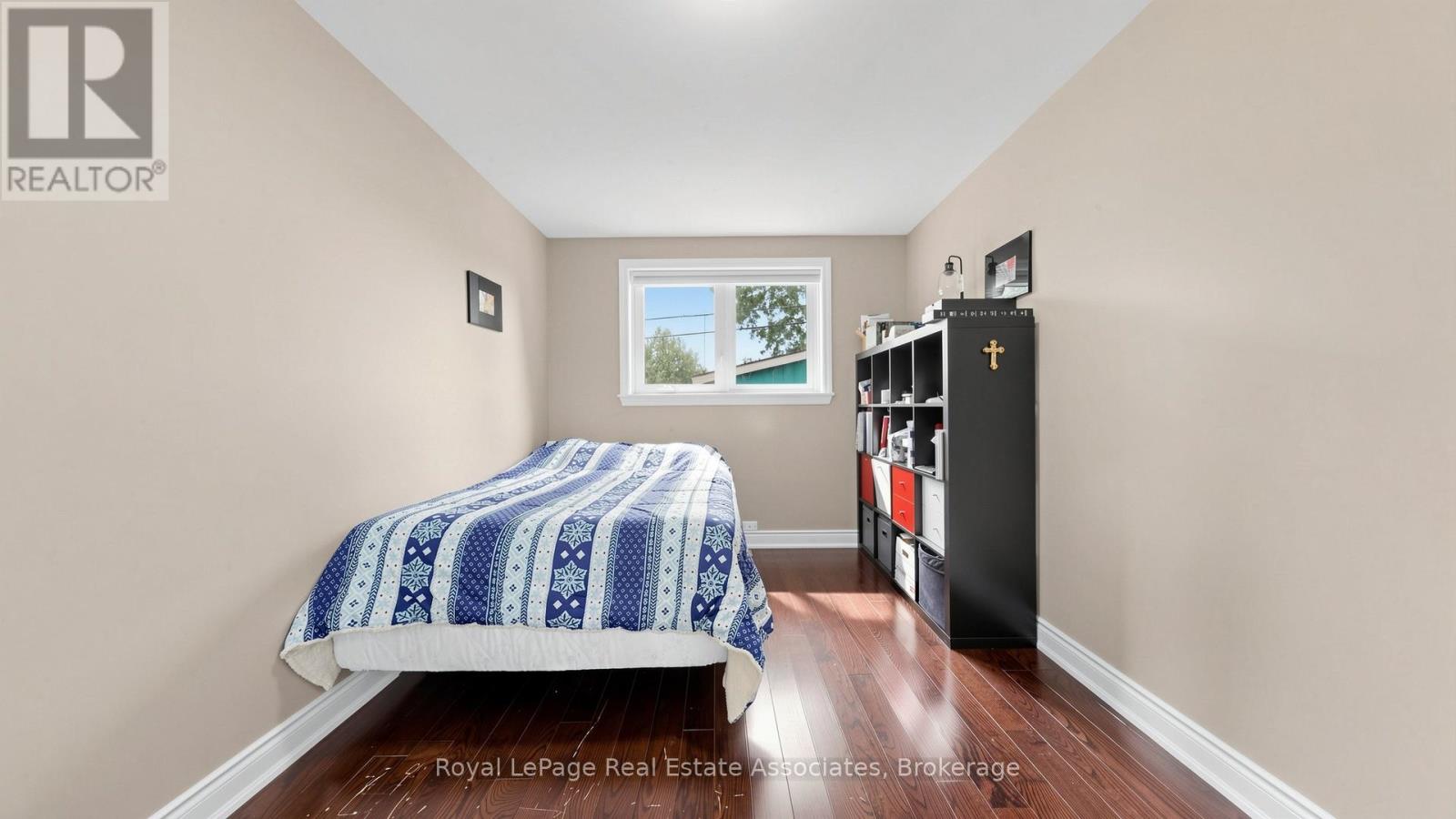 71 ADDINGTON CRESCENT - 15