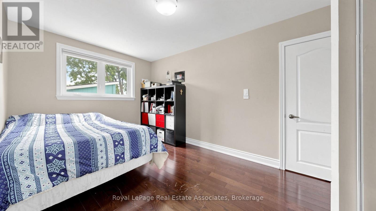 71 ADDINGTON CRESCENT - 17