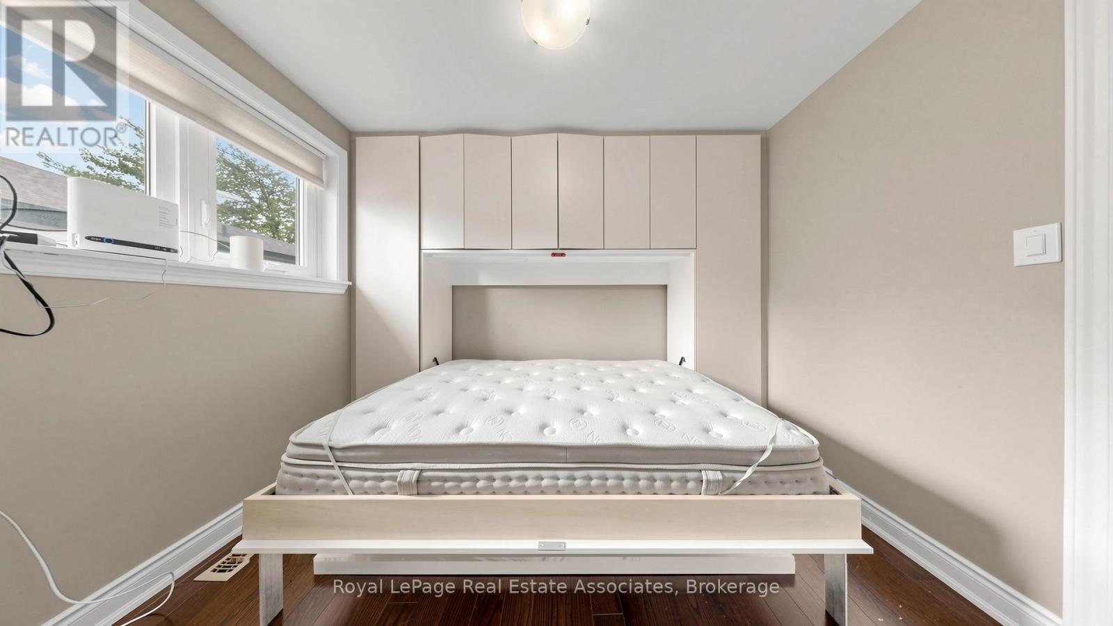 71 ADDINGTON CRESCENT - 27