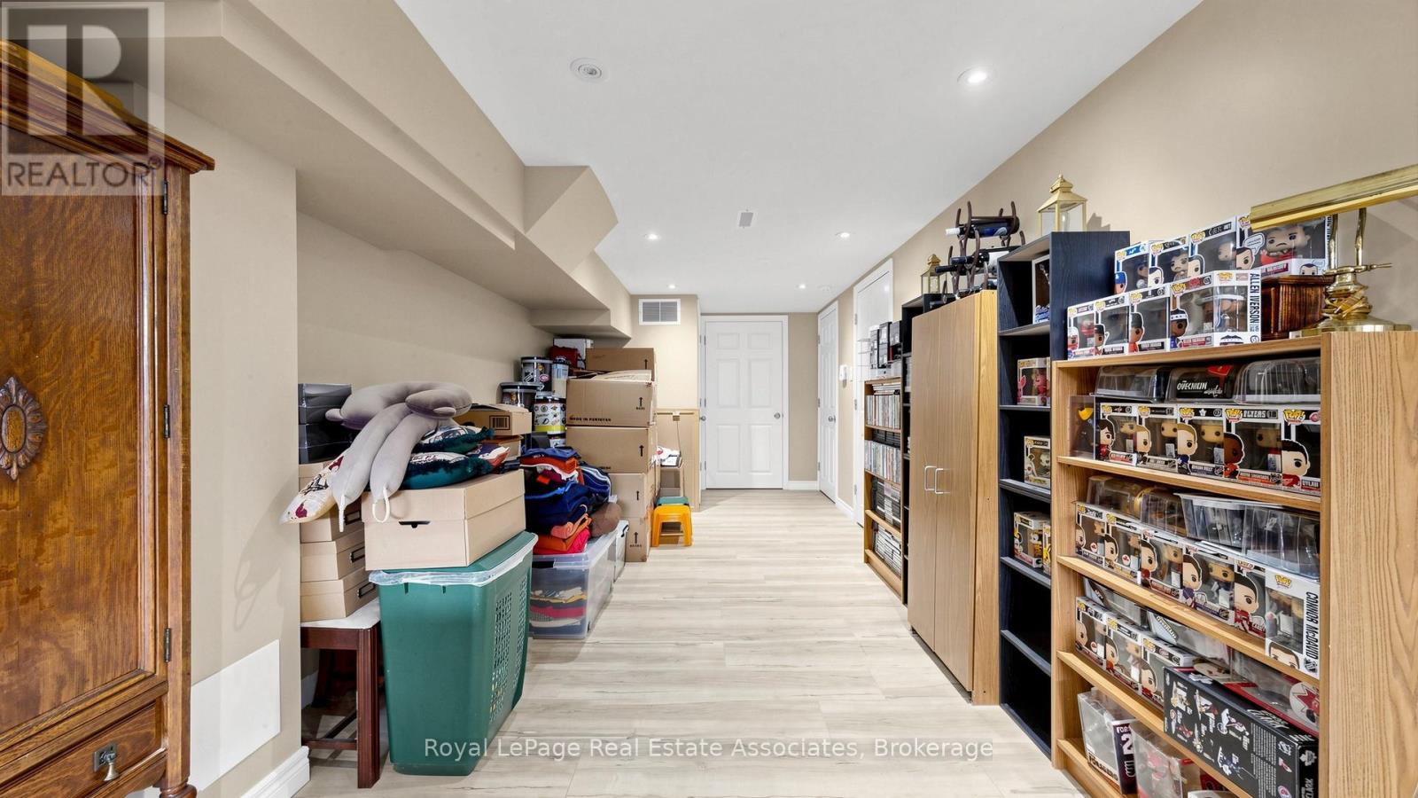 71 ADDINGTON CRESCENT - 40