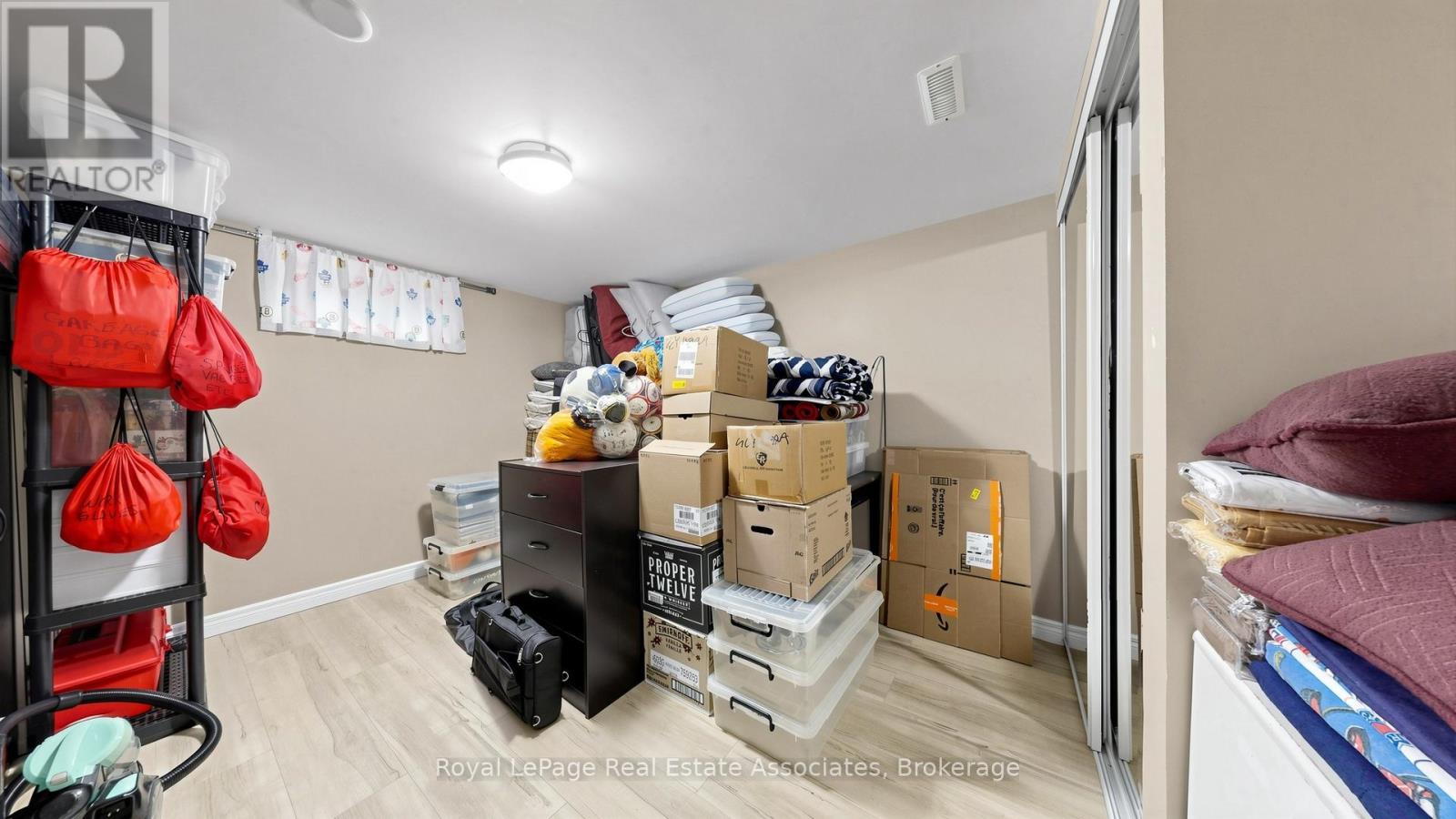 71 ADDINGTON CRESCENT - 41