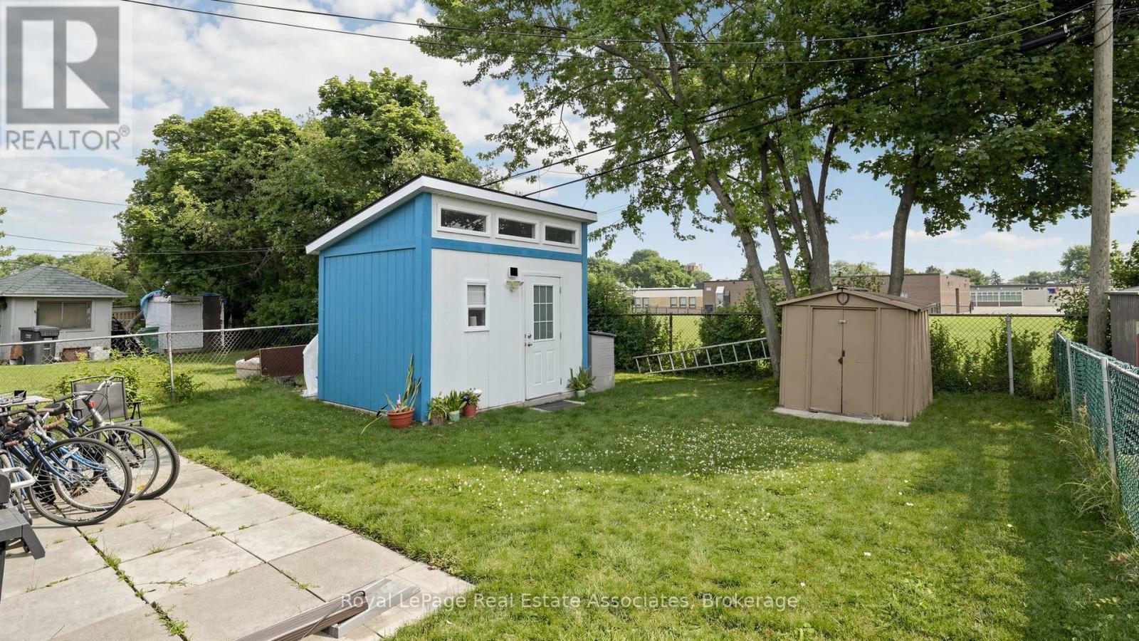 71 ADDINGTON CRESCENT - 48