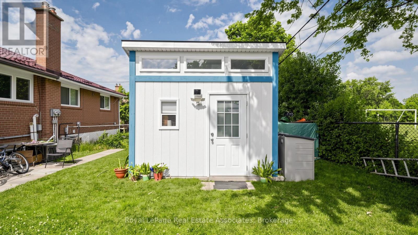 71 ADDINGTON CRESCENT - 49