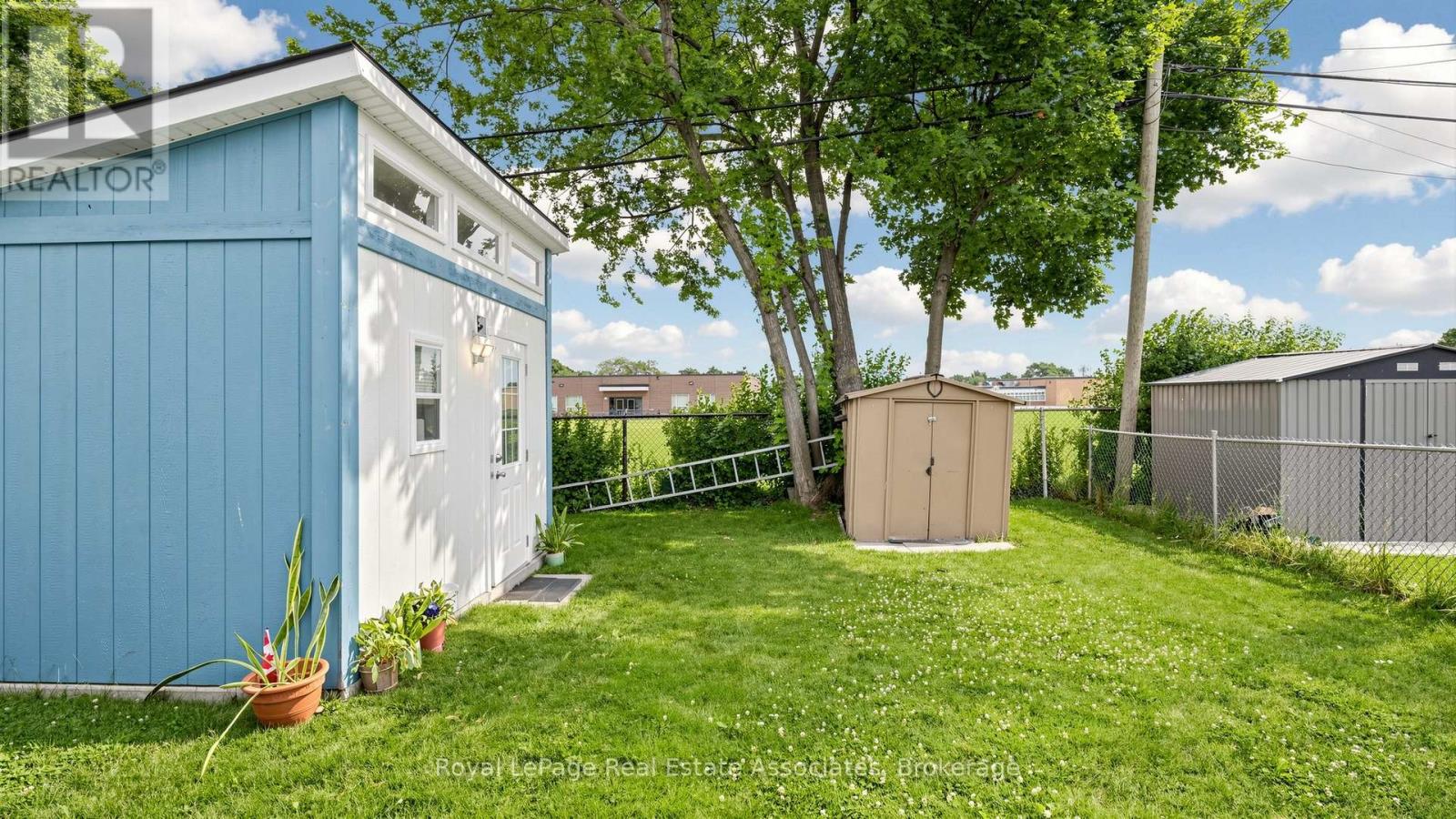 71 ADDINGTON CRESCENT - 50