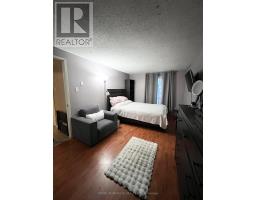 Laundry room - 5 Glencairn Square, Brampton, ON L6S2H7 Photo 8