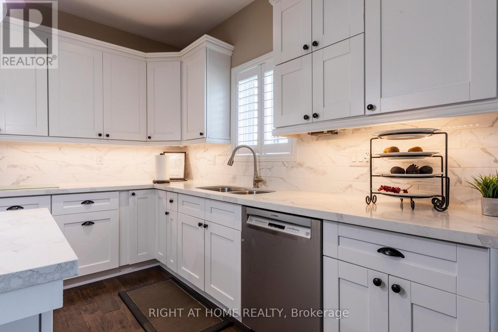 6 BLUENOSE DRIVE - 15