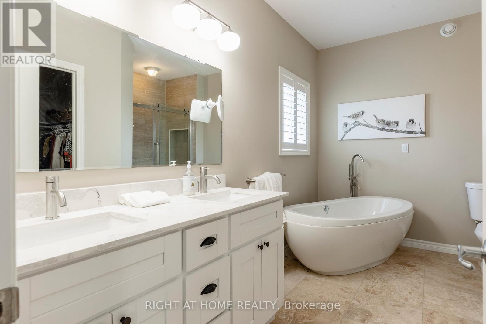 6 BLUENOSE DRIVE - 21