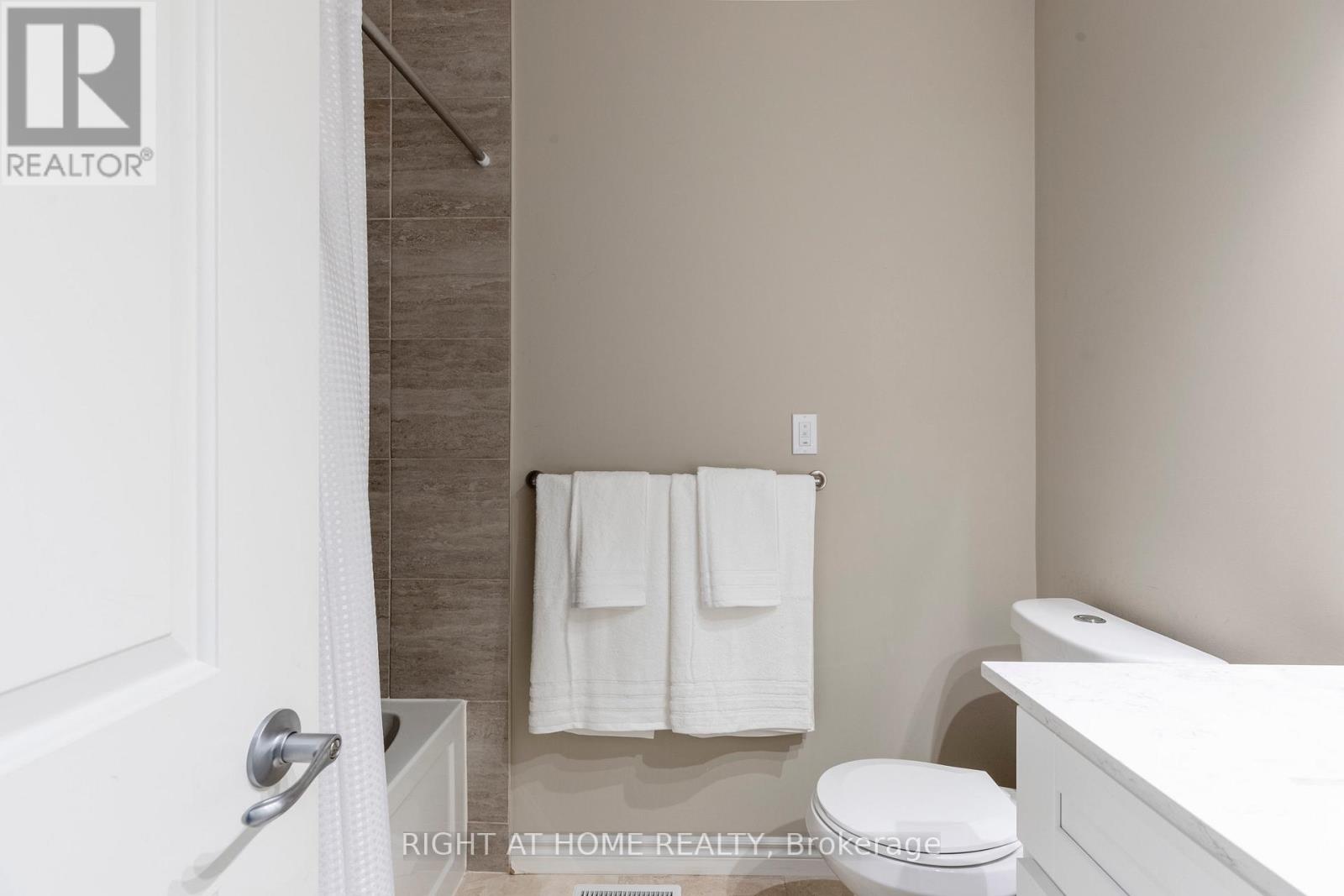 6 BLUENOSE DRIVE - 28