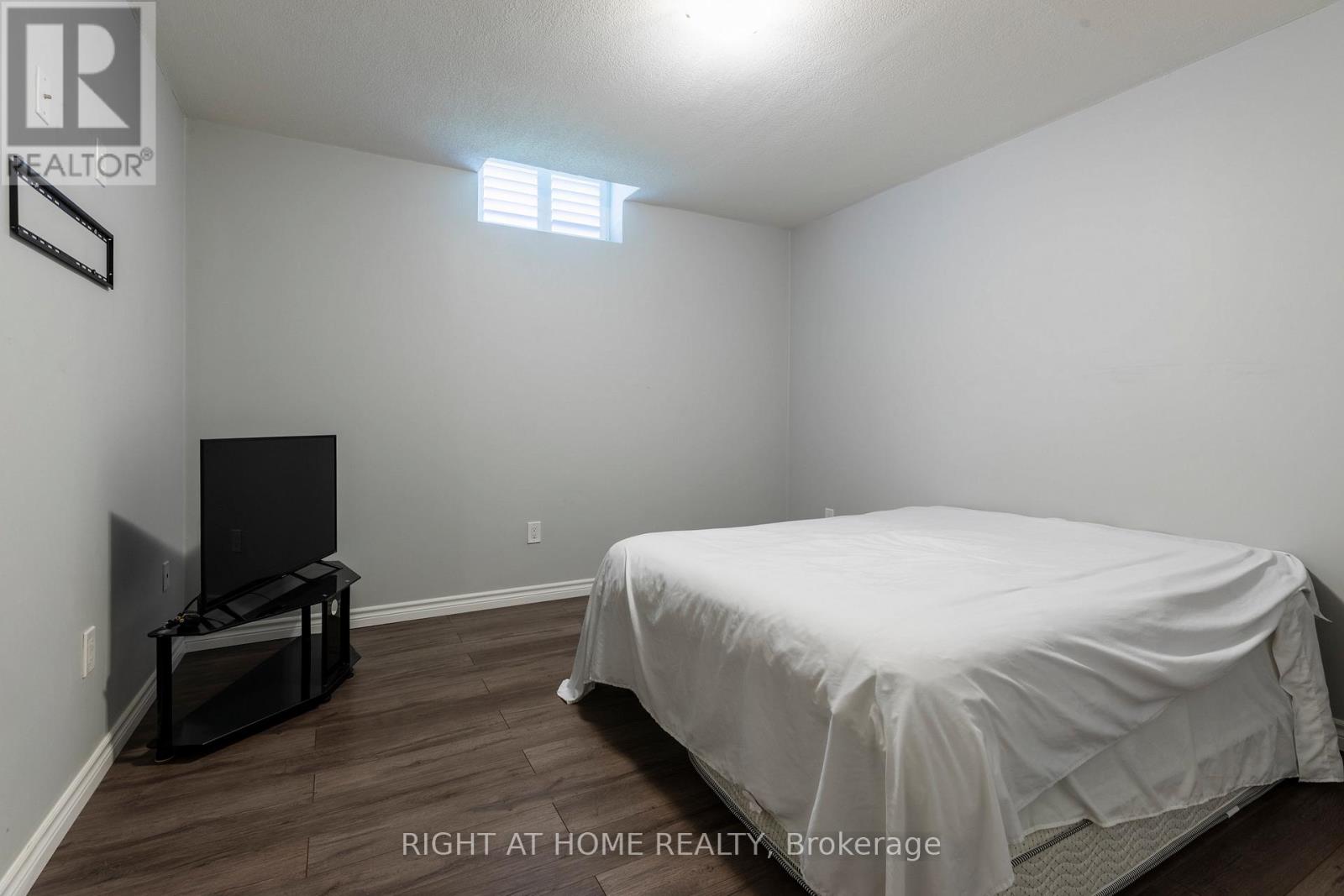 6 BLUENOSE DRIVE - 42