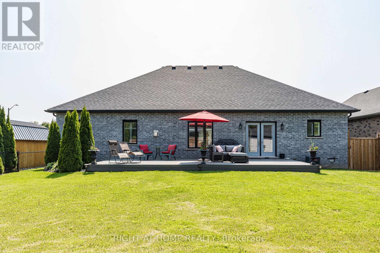 6 BLUENOSE DRIVE - 44