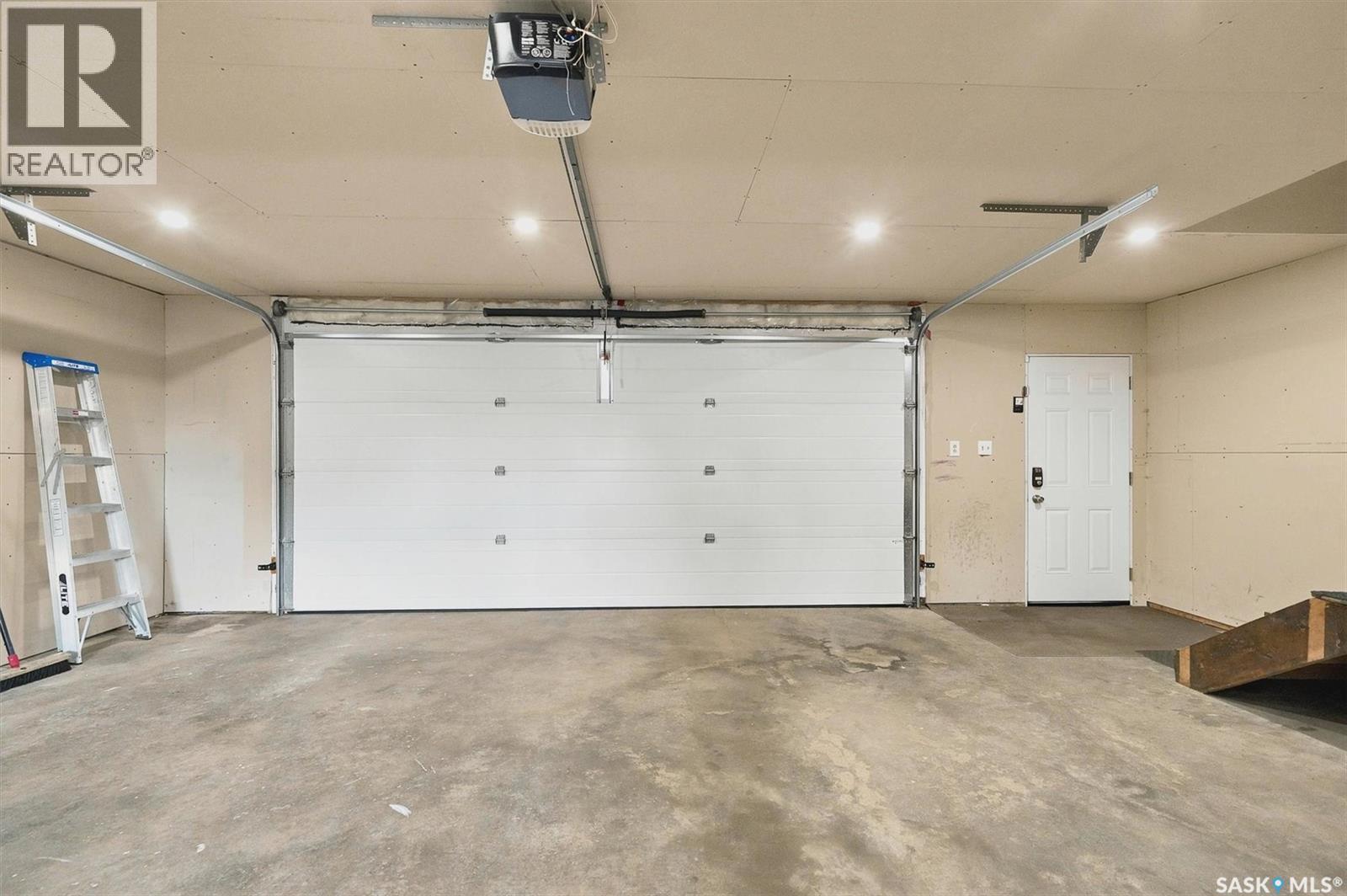 418 North Railway STREET - 36