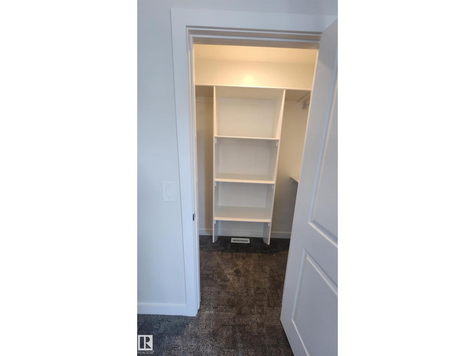 #43 10 SALISBURY WY - 21