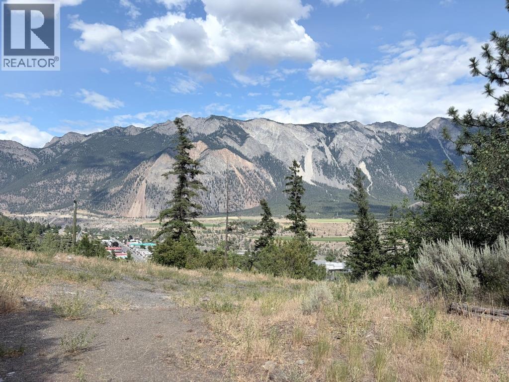 825 COLUMBIA Street, Lillooet