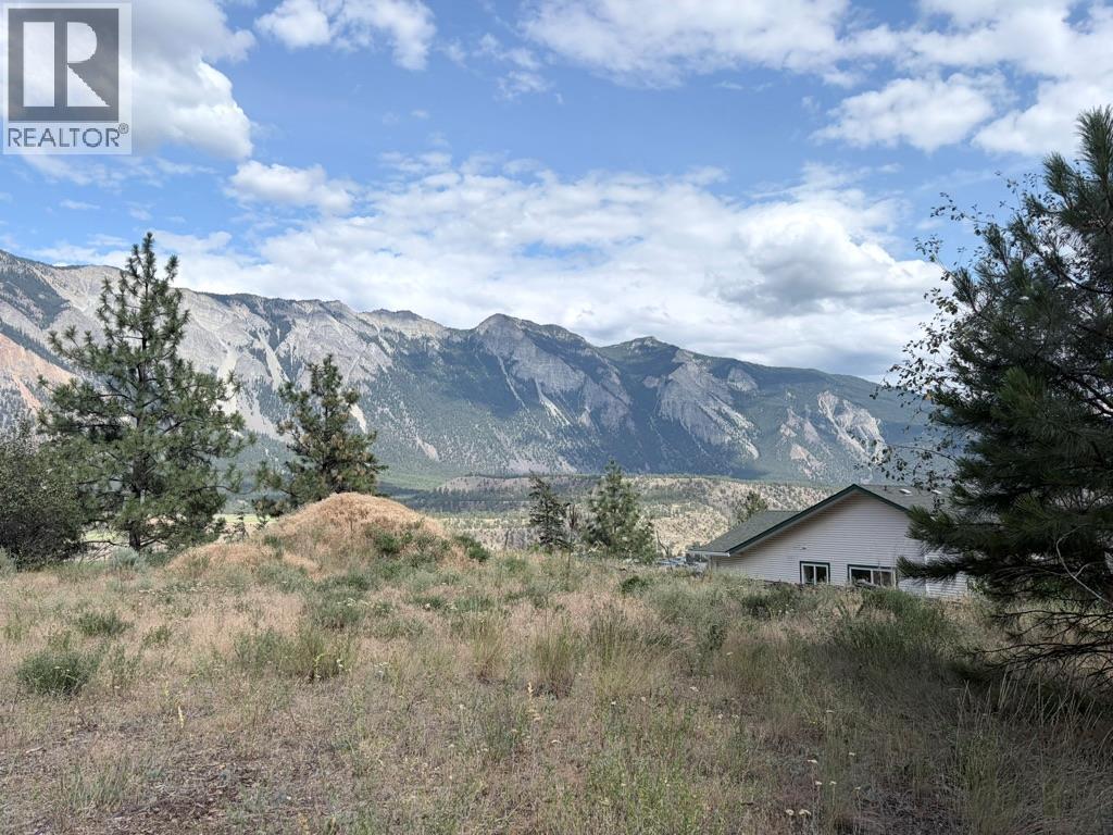 825 COLUMBIA Street, Lillooet