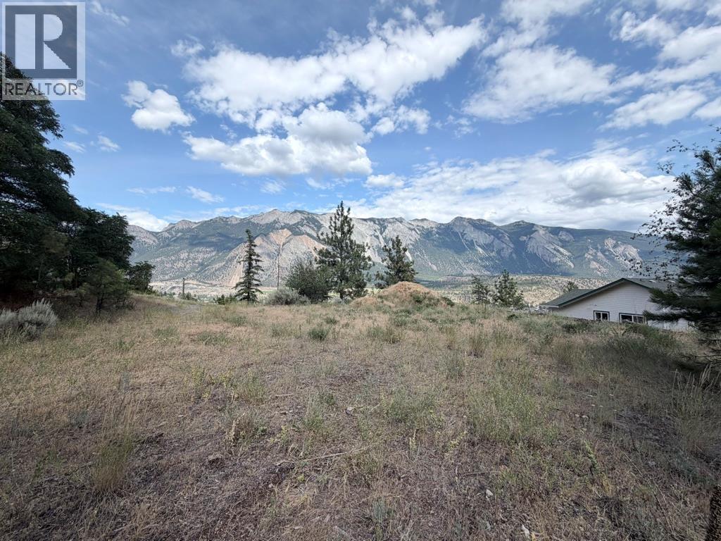 825 COLUMBIA Street, Lillooet