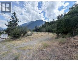825 Columbia Street, Lillooet, BC V0K1V0 Photo 7