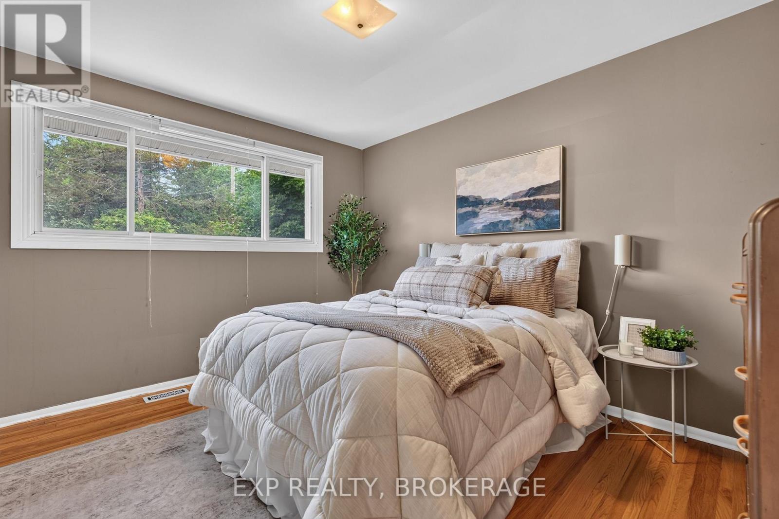 11 PEMBER PLACE - 15