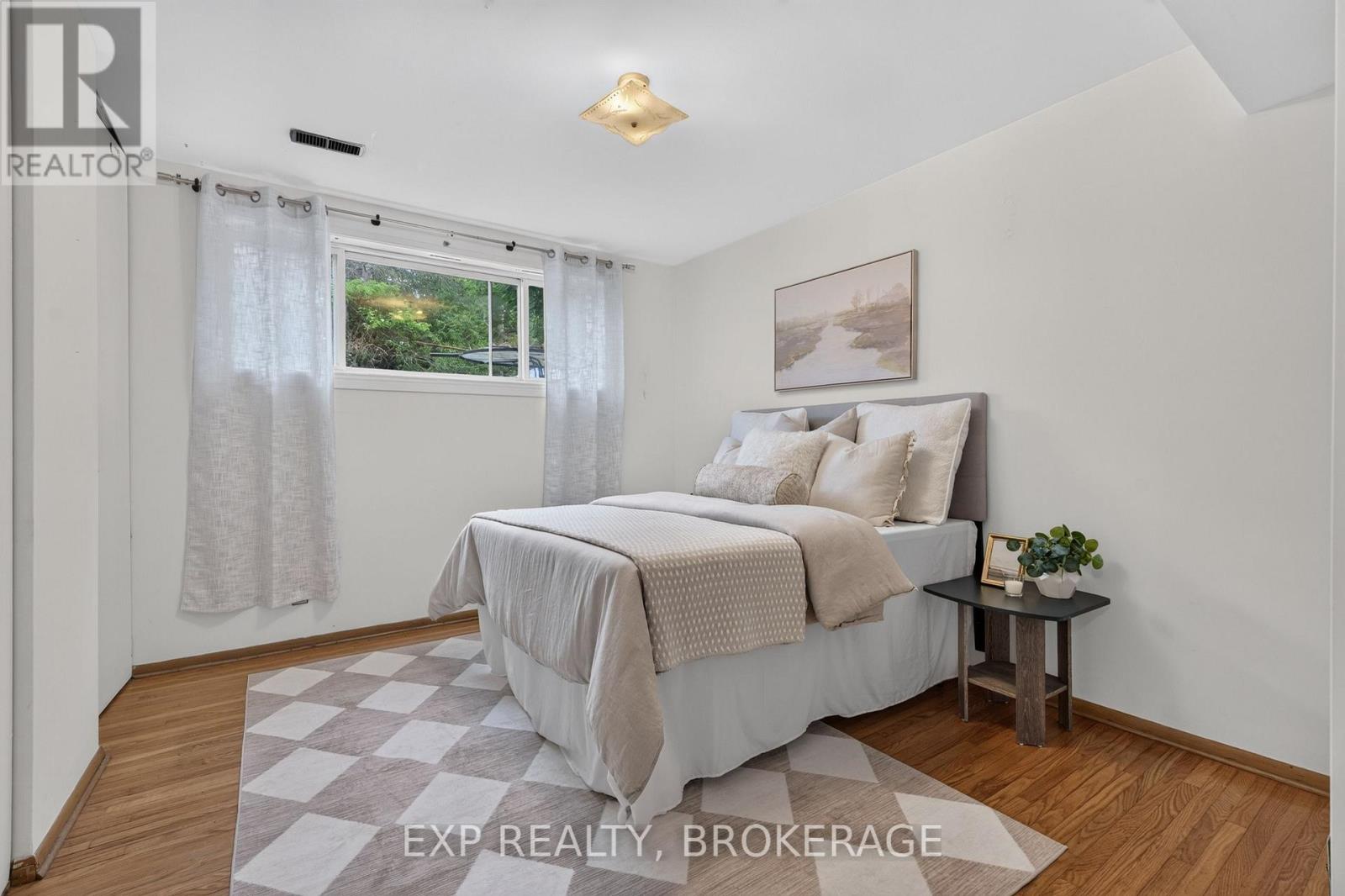 11 PEMBER PLACE - 23