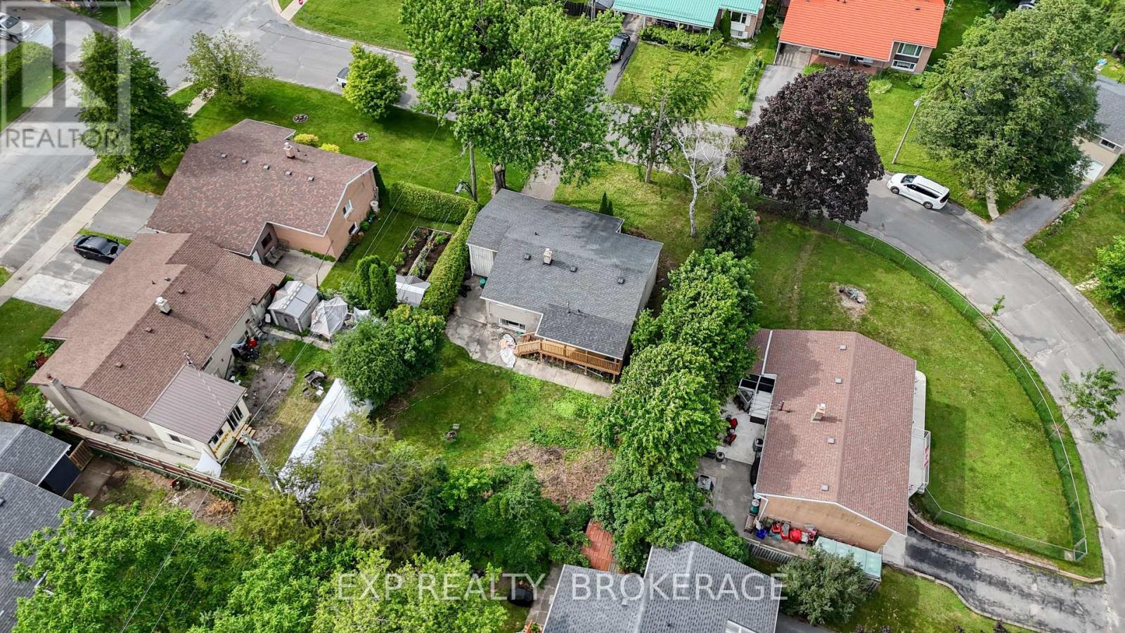 11 PEMBER PLACE - 36