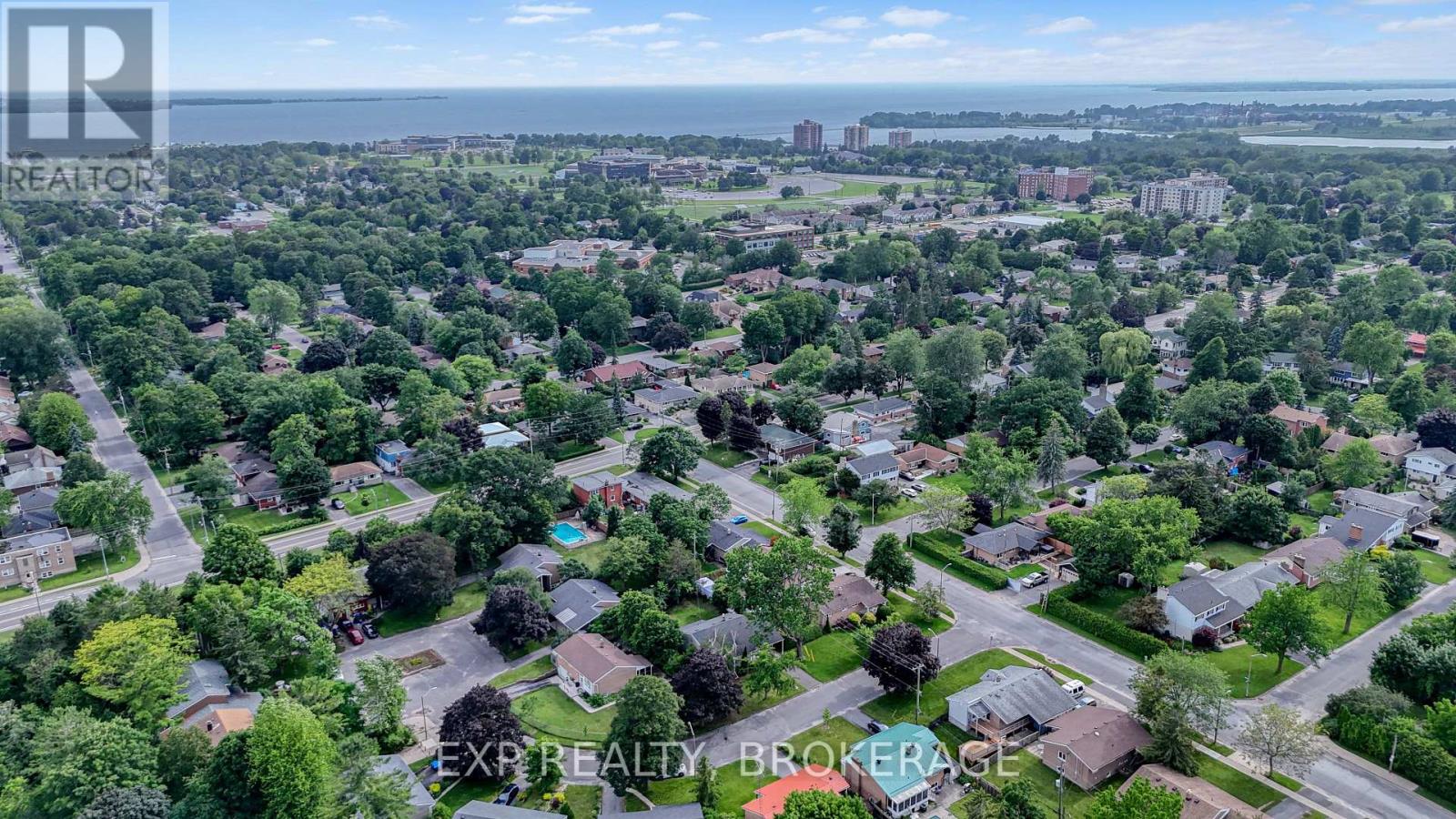11 PEMBER PLACE - 33