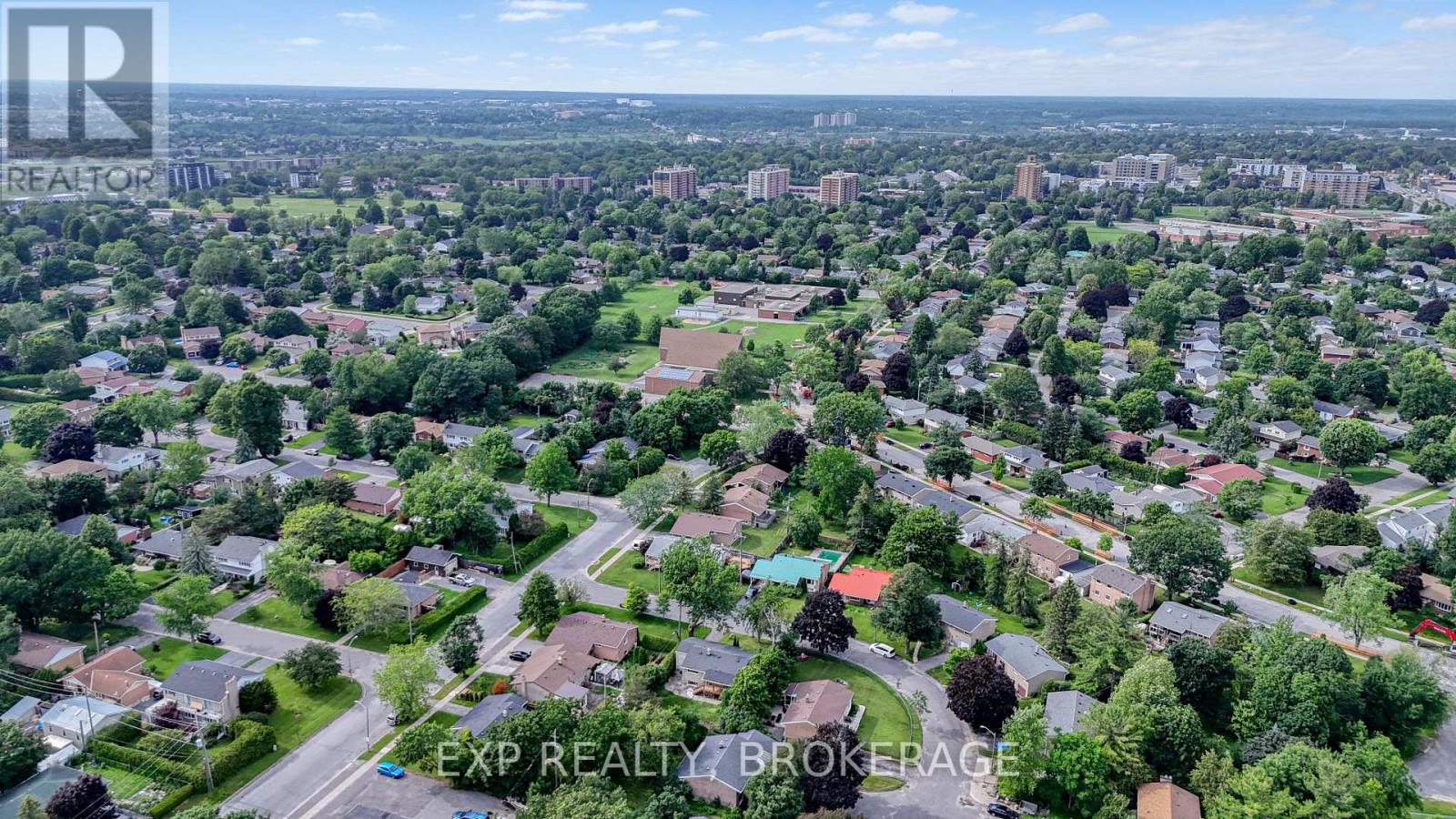 11 PEMBER PLACE - 35