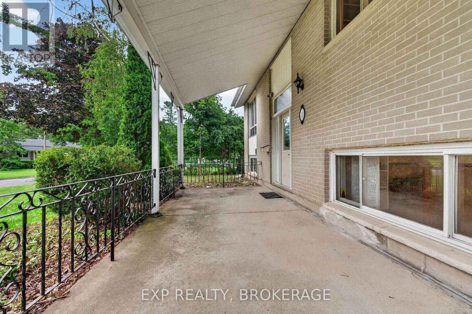 11 PEMBER PLACE - 4