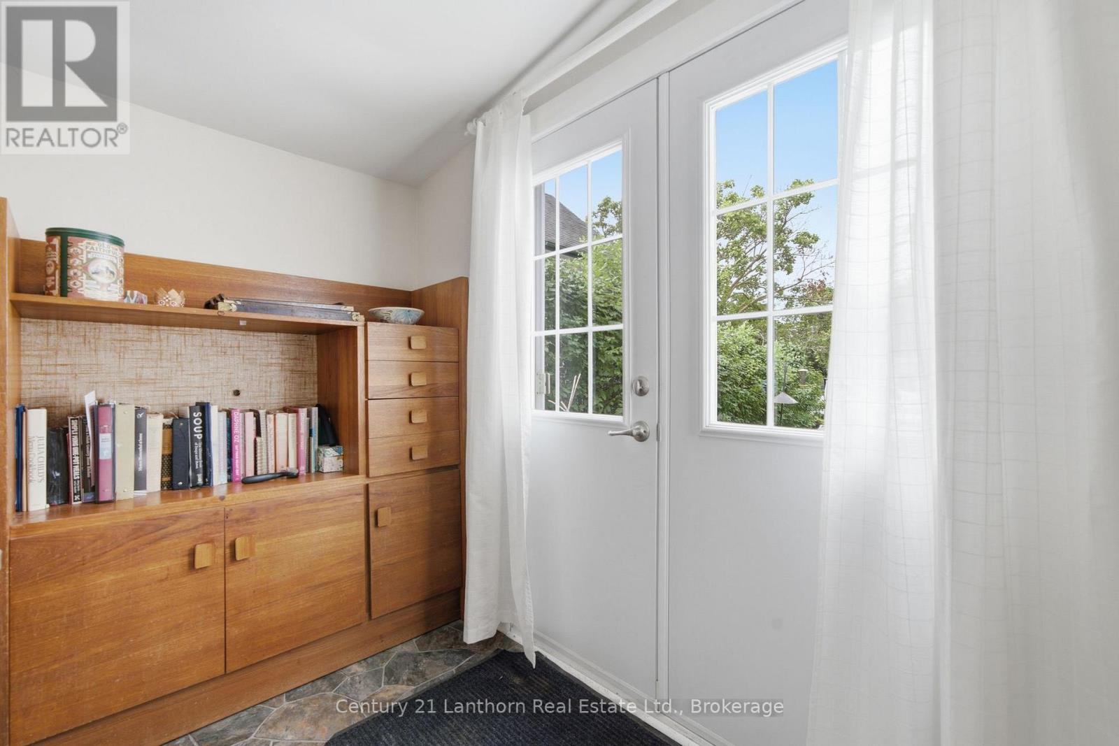 89 GORDON STREET - 17