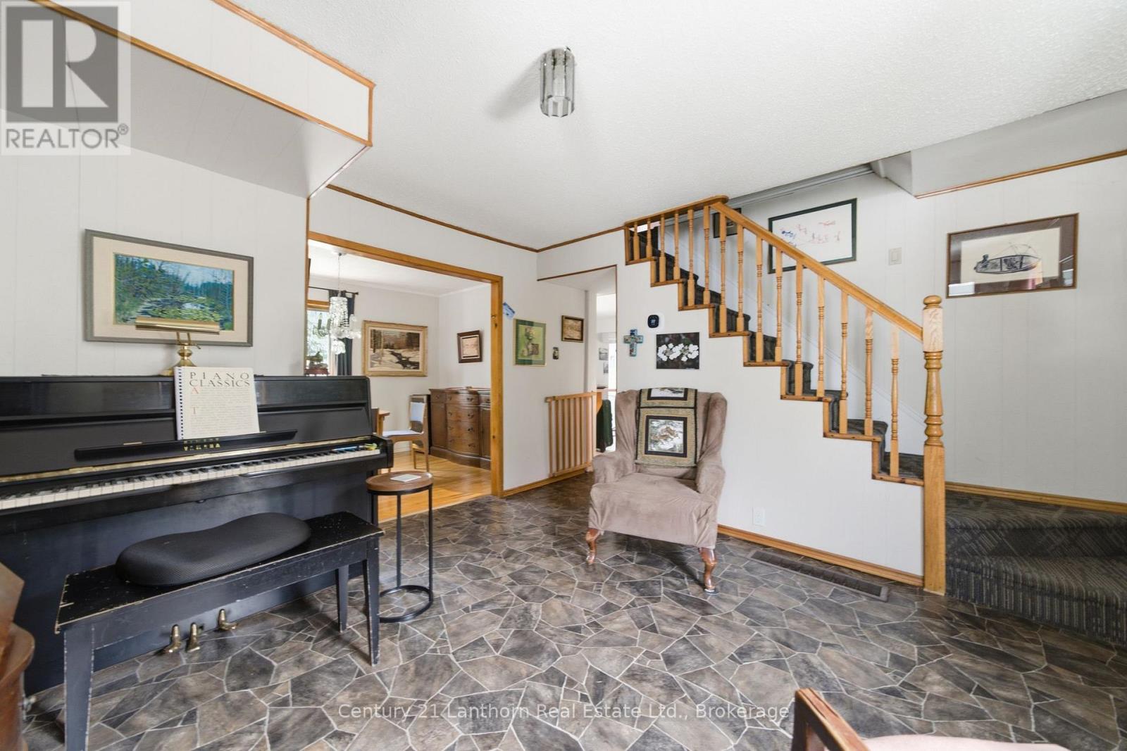 89 GORDON STREET - 36