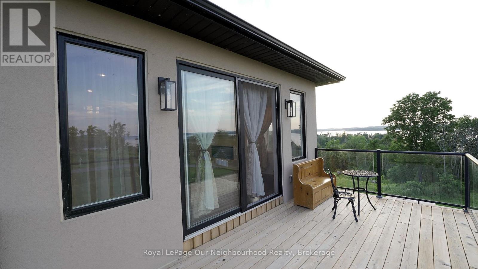 134 HAMPTON CRESCENT - 2